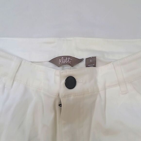 NWOT, Motto Women's Cropped Capris - Picture 3 of 6